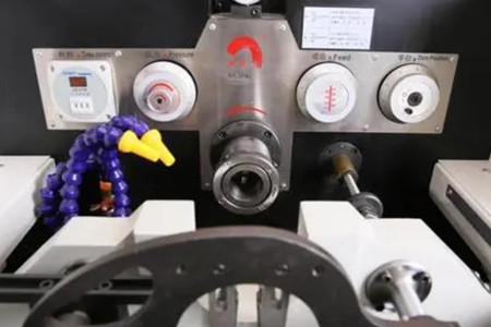 精密珩磨機(jī)加工產(chǎn)品表面刮傷原因，你可知道？